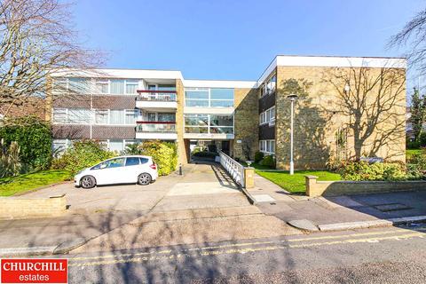 25, Hurstcombe Whitehall Lane, Buckhurst Hill, IG9 5JD