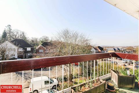 25, Hurstcombe Whitehall Lane, Buckhurst Hill, IG9 5JD