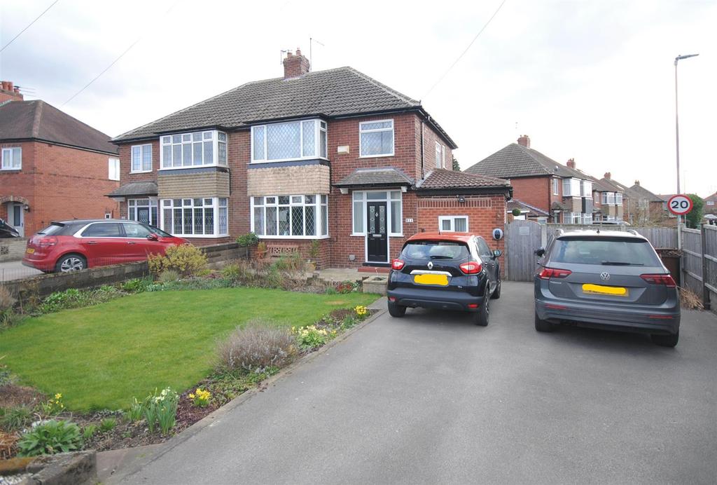 Leeds Road, Kippax, Leeds, LS25 3 bed semidetached house £299,995
