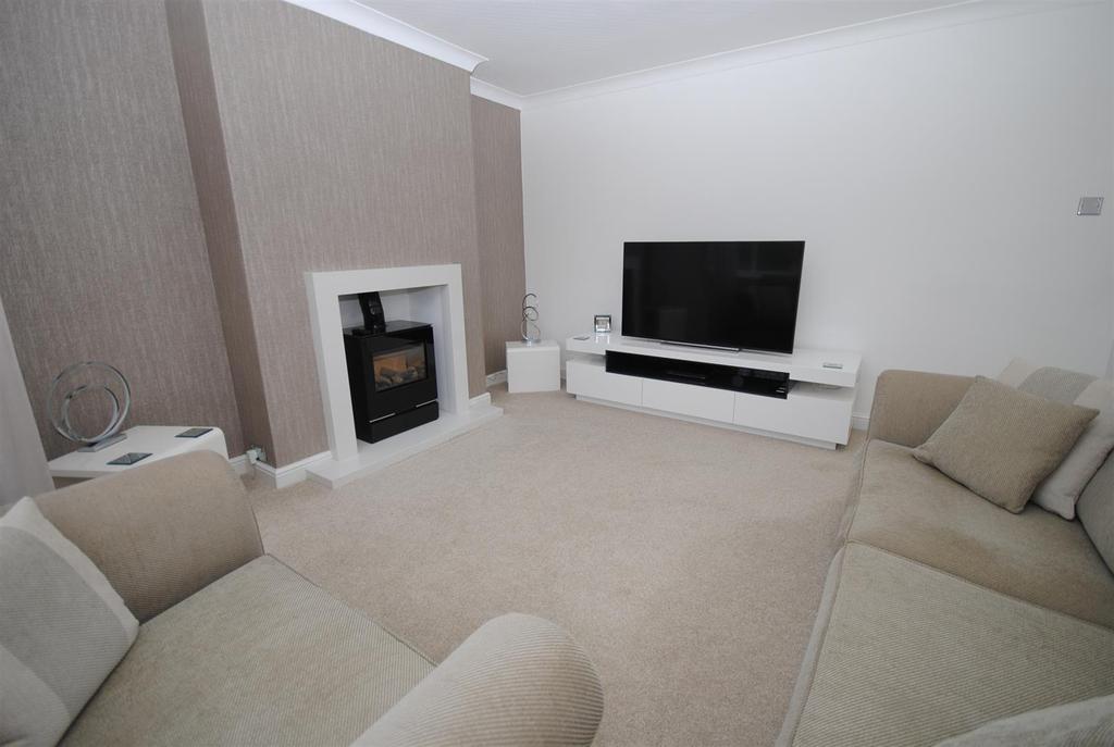 211leedsroadlounge2.JPG