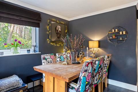 2, Troon Court Cardwell Crescent, Ascot, SL5 9BX