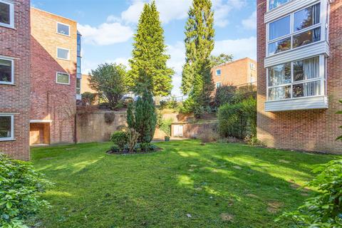 2, Troon Court Cardwell Crescent, Ascot, SL5 9BX