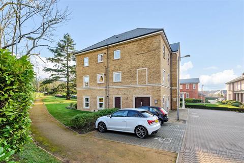 5, Chaucer Court Richmond Crescent, Epsom, KT19 8JA