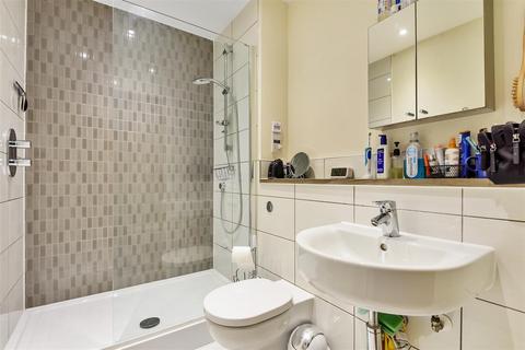5, Chaucer Court Richmond Crescent, Epsom, KT19 8JA