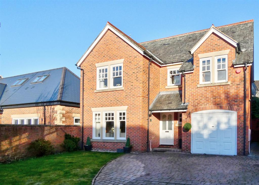 Orchard Mews, Off Cottingwood Lane... 4 bed detached house £450,000