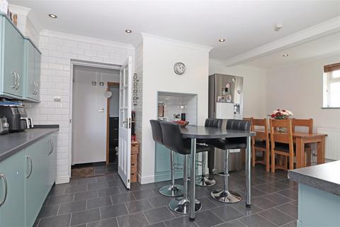 21 New Causeway, Reigate, RH2 7PE