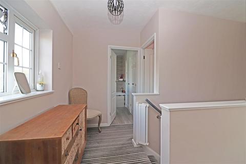 21 New Causeway, Reigate, RH2 7PE