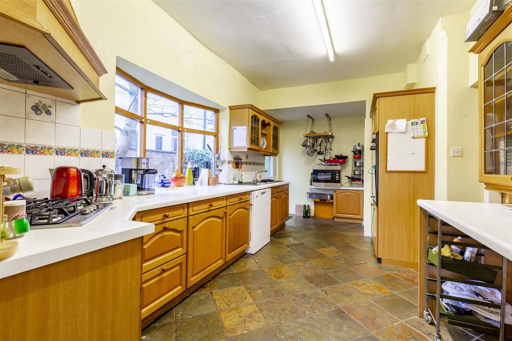 Kitchen Diner (11)-HDR copy.jpg