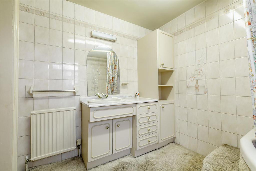 Bathroom (5)-HDR copy.jpg