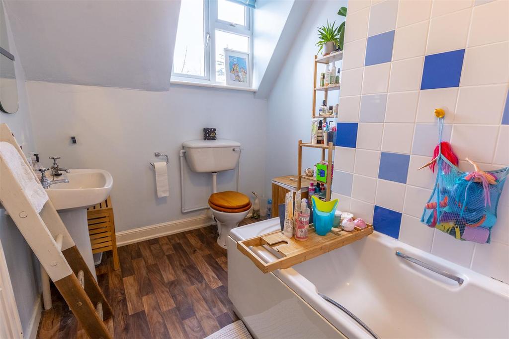 Bathroom (2)-HDR copy.jpg