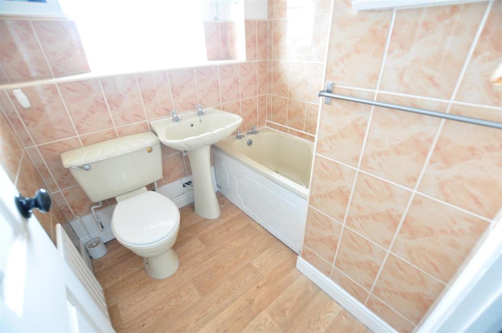 Midhill Drive, Rowley Regis 2 bed semidetached house £155,000