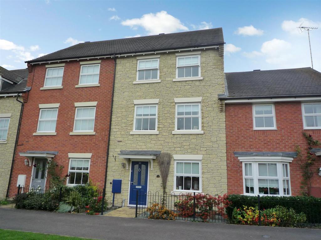 Beecham Road, ShipstonOnStour 3 bed terraced house £310,000