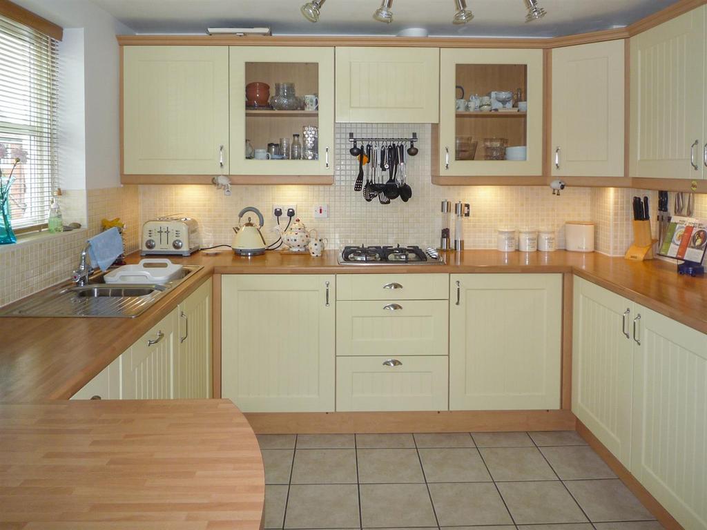 Kitchen.JPG