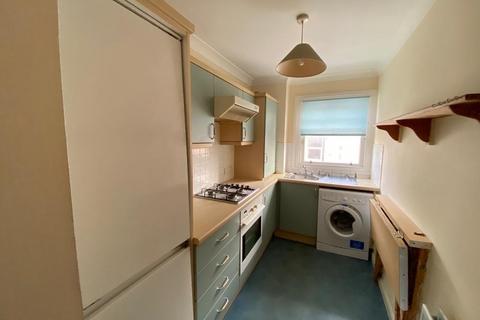 2 bedroom flat to rent, 21 St Malcolms Wynd DD8 4HB