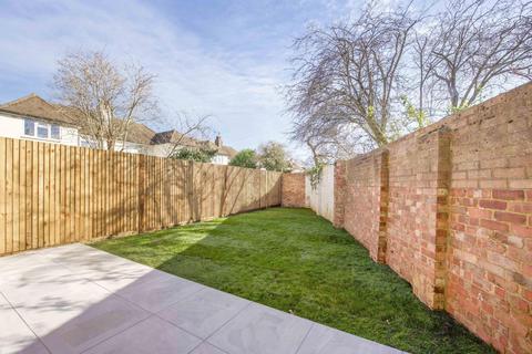 44 Barnes End, New Malden, KT3 6PB