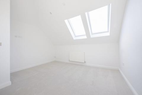 44 Barnes End, New Malden, KT3 6PB
