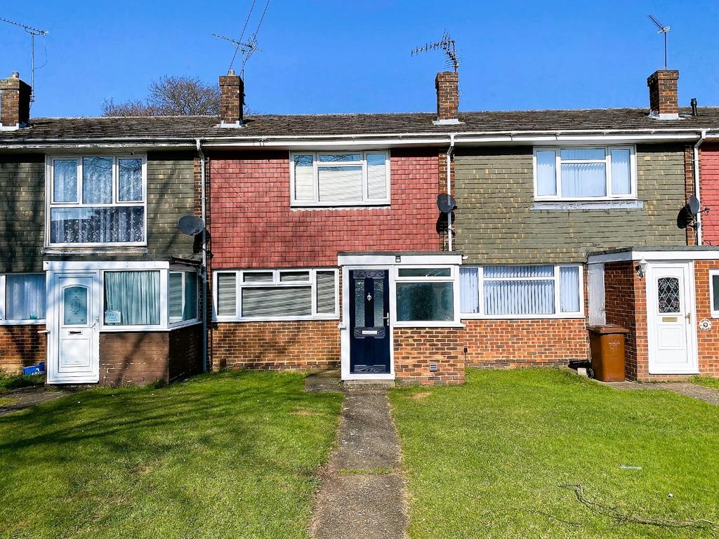 Crispe Close, Parkwood, Rainham, 2 bed terraced house £275,000