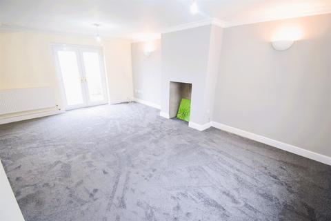 5 bedroom detached house to rent, St Marys Well Bay Road, Penarth