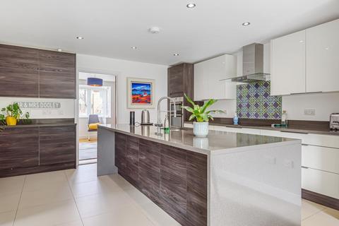 10a Beech Grove, Guildford, GU2 7UZ