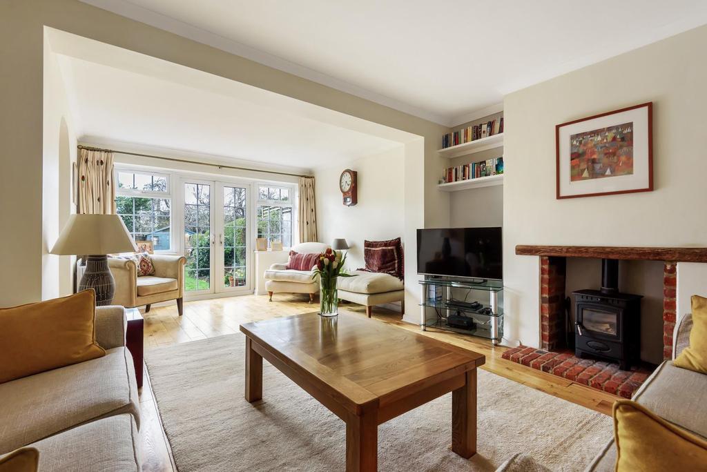 Elmside, Guildford, GU2 4 bed semidetached house £900,000