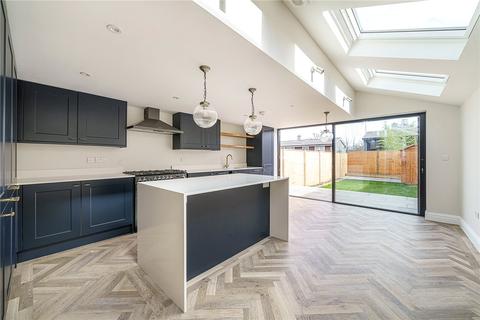 112 Kirkwood Road, London, SE15 2DG