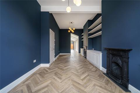 112 Kirkwood Road, London, SE15 2DG