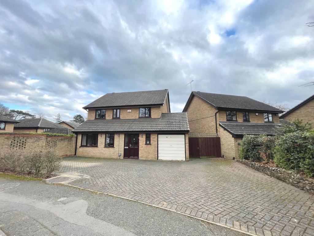 Berkeley Close, Cliftonville... 4 bed detached house £425,000