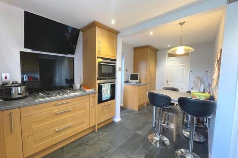44 Berkeley Close, Northampton, NN1 5BJ