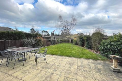 44 Berkeley Close, Northampton, NN1 5BJ