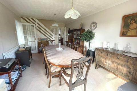 44 Berkeley Close, Northampton, NN1 5BJ