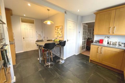 44 Berkeley Close, Northampton, NN1 5BJ