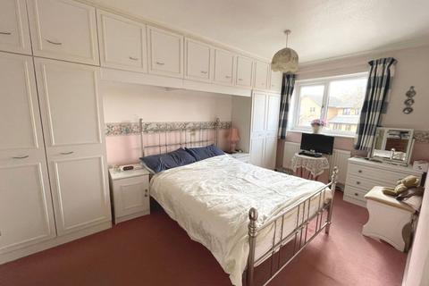 44 Berkeley Close, Northampton, NN1 5BJ