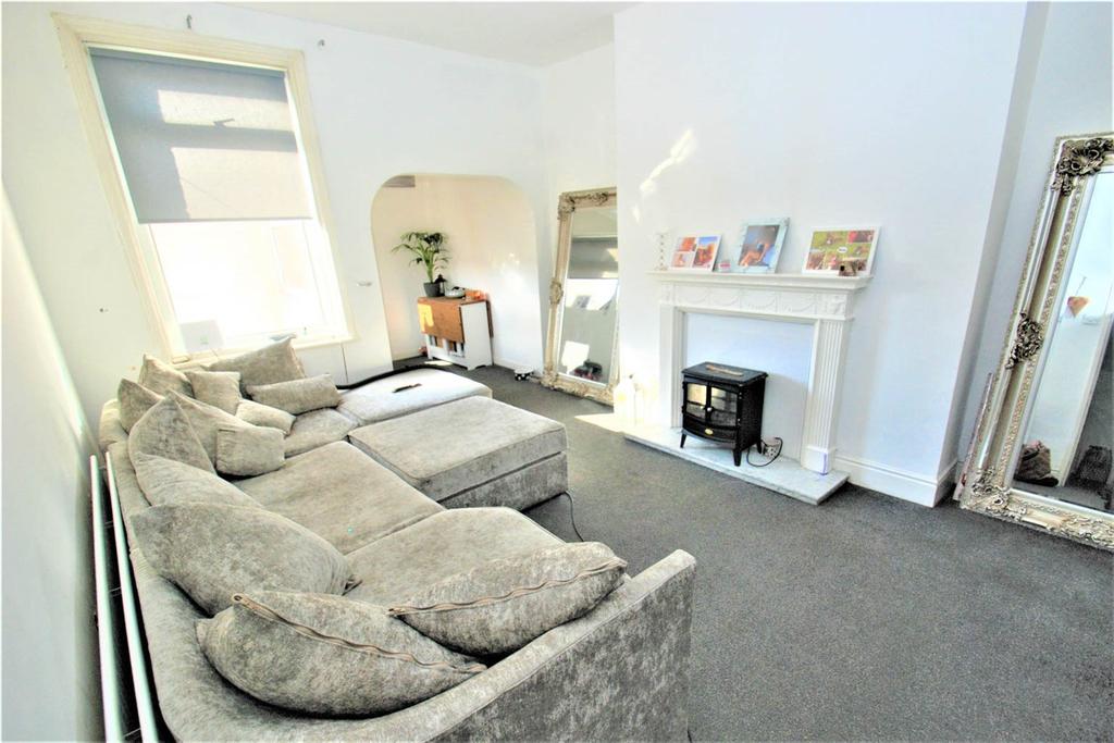 Chichester Road, South Shields 5 bed flat £110,000