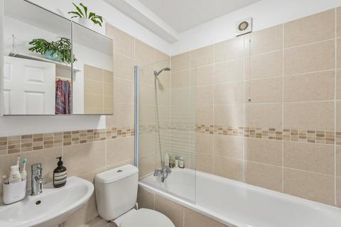 Flat 5, 106 Crouch Hill, London, N8 9DY