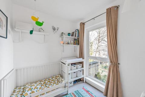 Flat 5, 106 Crouch Hill, London, N8 9DY
