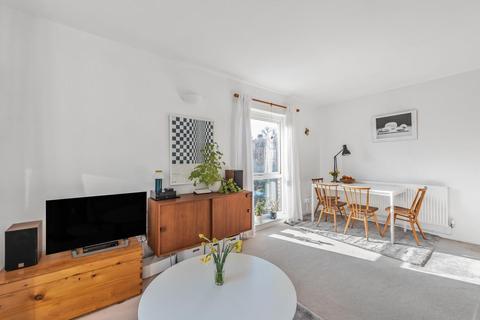 Flat 5, 106 Crouch Hill, London, N8 9DY