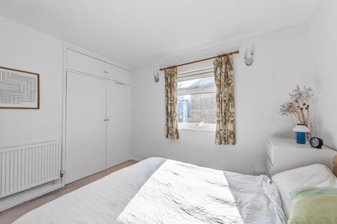 Flat 5, 106 Crouch Hill, London, N8 9DY