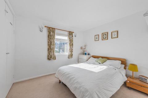 Flat 5, 106 Crouch Hill, London, N8 9DY