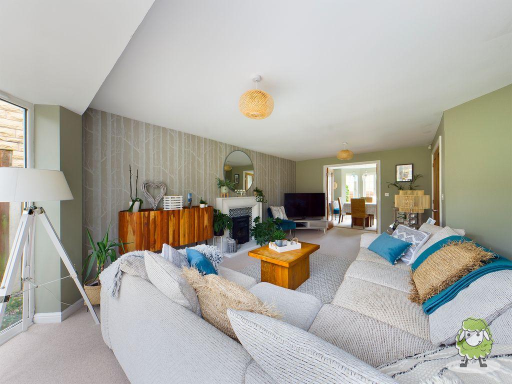 Kings Stand, Mansfield NG18 4AY 5 bed detached house £400,000