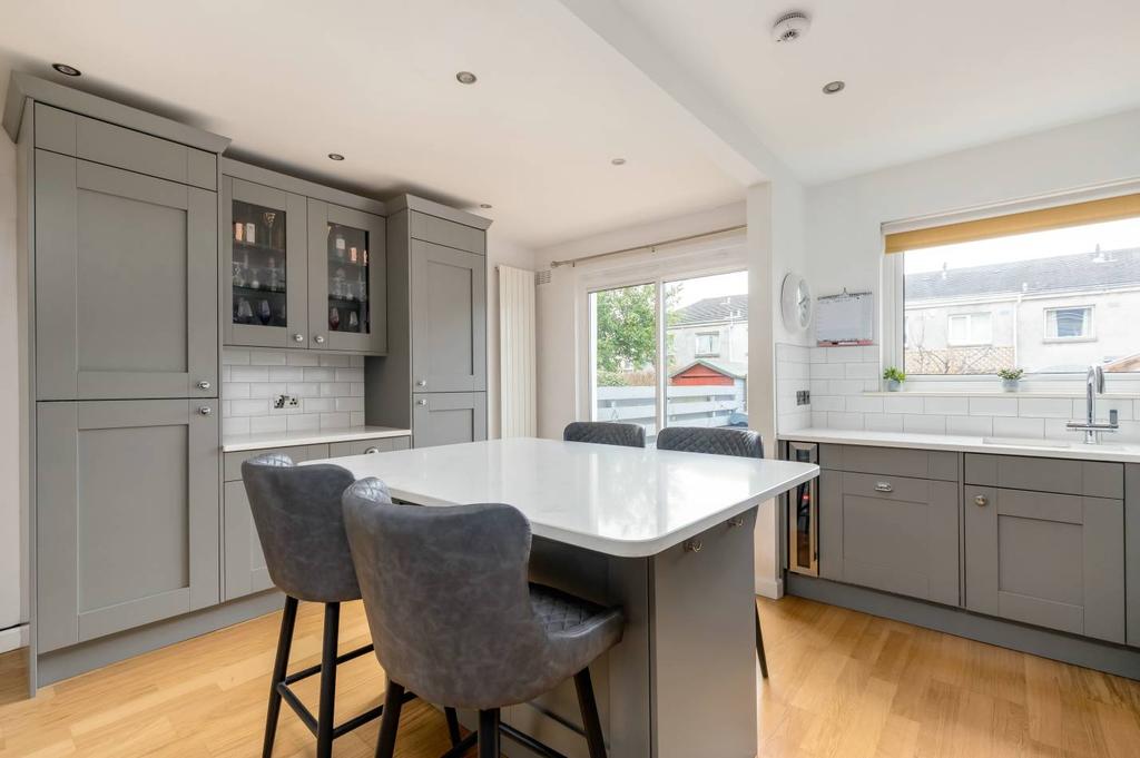 63 Strathalmond Road, Cammo, EH4 8HP 3 bed terraced house £350,000
