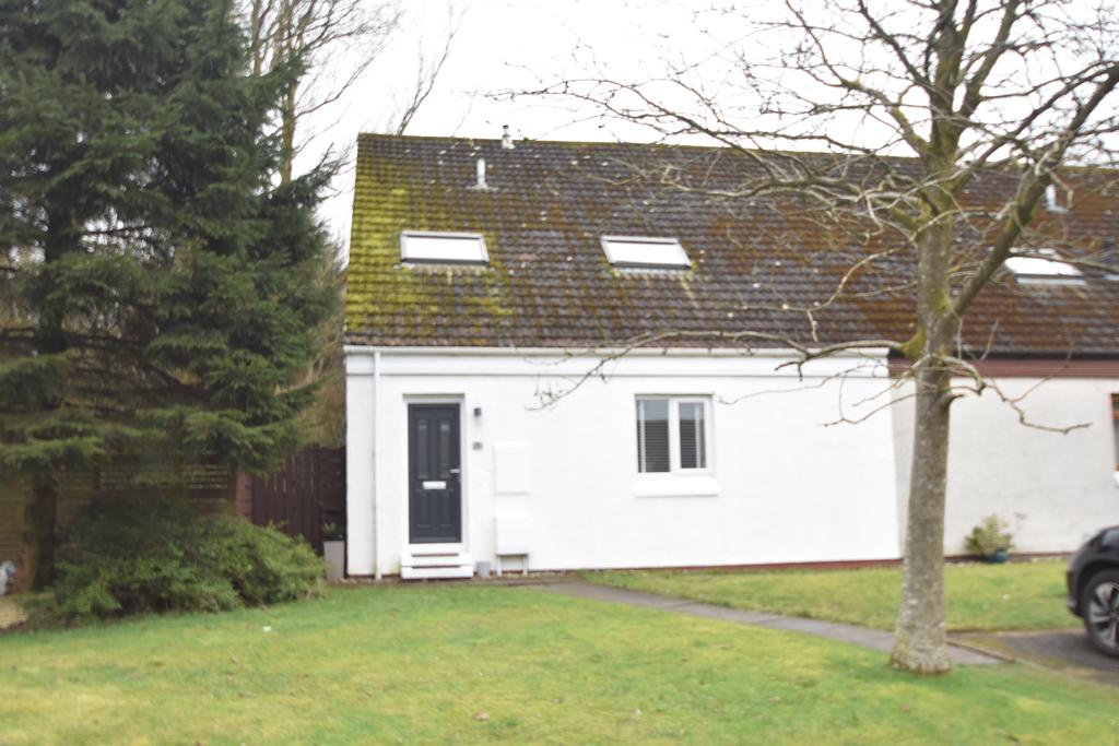 Whitelee, East Kilbride G75 3 bed end of terrace house £165,000