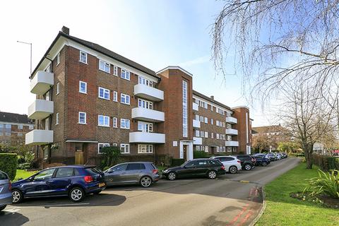 3 bedroom flat to rent, Sheen Road, Richmond TW10