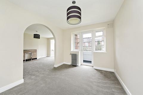 3 bedroom flat to rent, Sheen Road, Richmond TW10