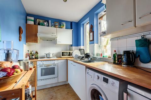 16 Quadrangle Close, London, SE1 4SQ