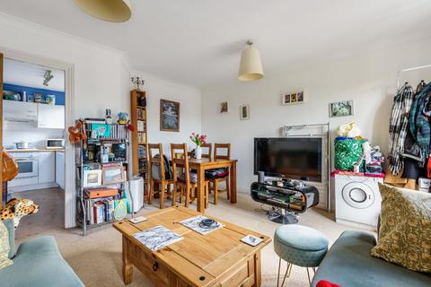 16 Quadrangle Close, London, SE1 4SQ