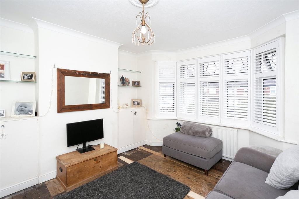 Herkomer Road, Bushey, Hertfordshire... 3 bed semidetached house £