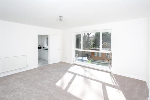 25 Ashlyn Close, Bushey, WD23 2EJ
