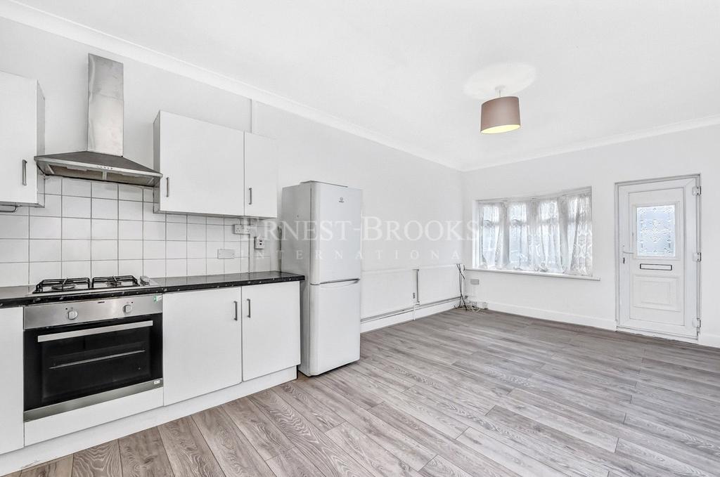 Boleyn Road, Forest Gate, E7 2 bed terraced house £450,000