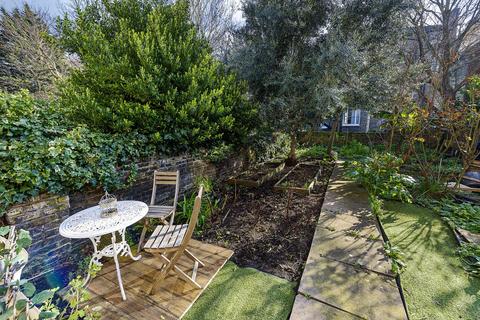 21c Pyrland Road, London, N5 2JB