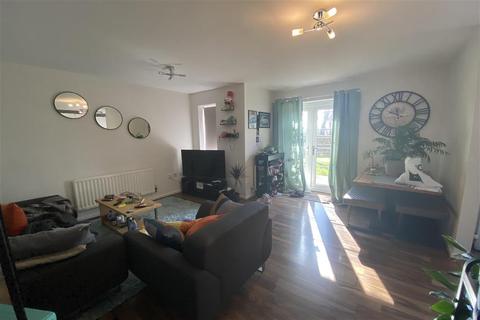 3 Admiral Way, Godalming, GU7 1QN